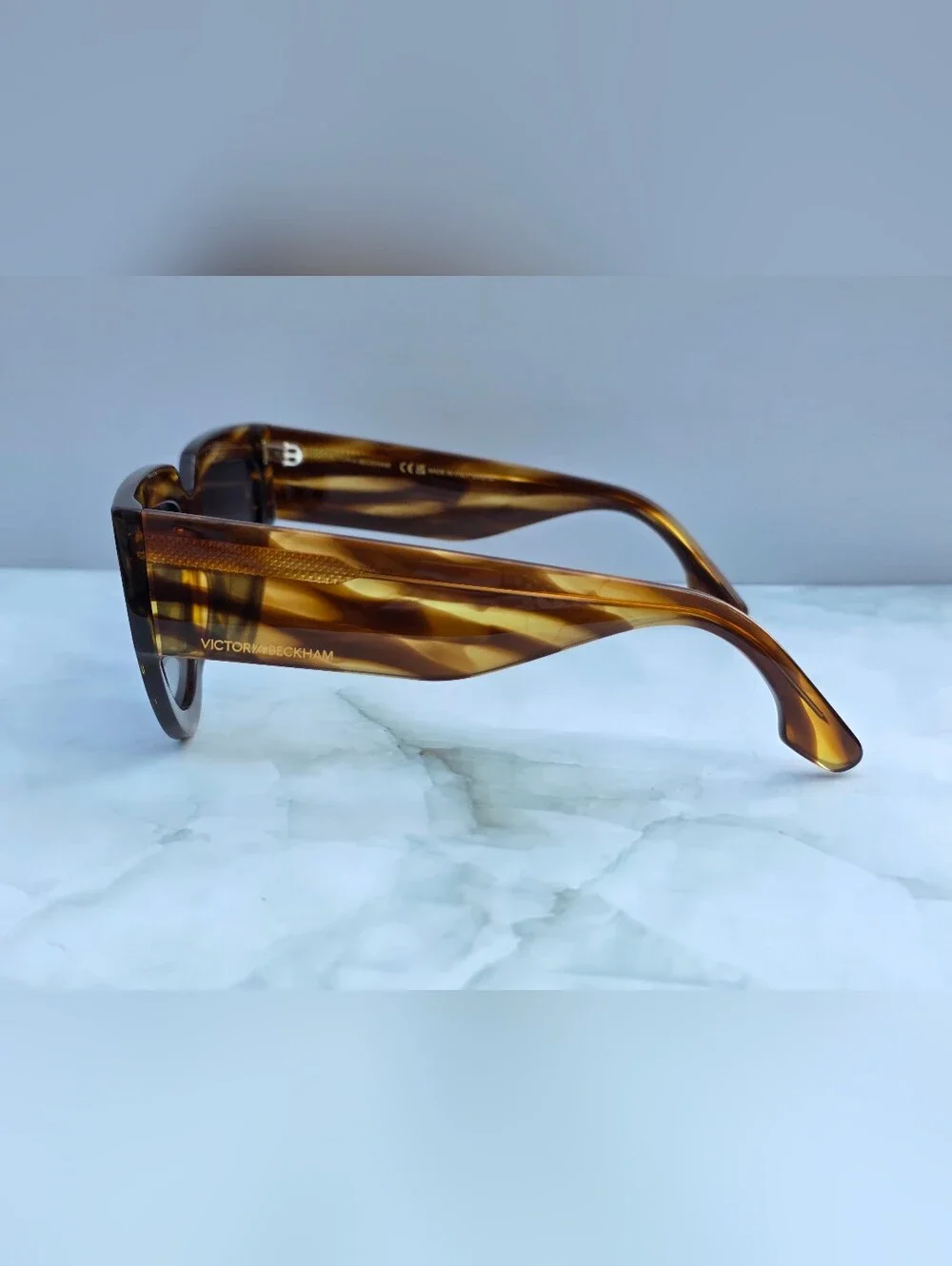 Victoria Beckham VB679S 224 Striped Tobacco Cat Eye Sunglasses